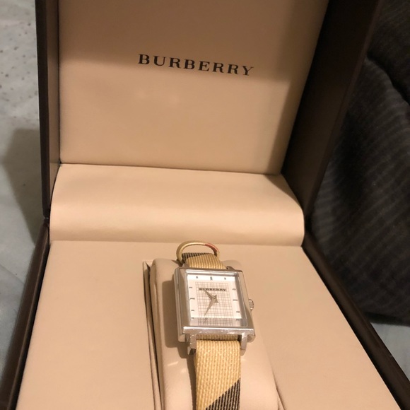 Burberry watch - FIXED PRICE - Picture 3 of 8